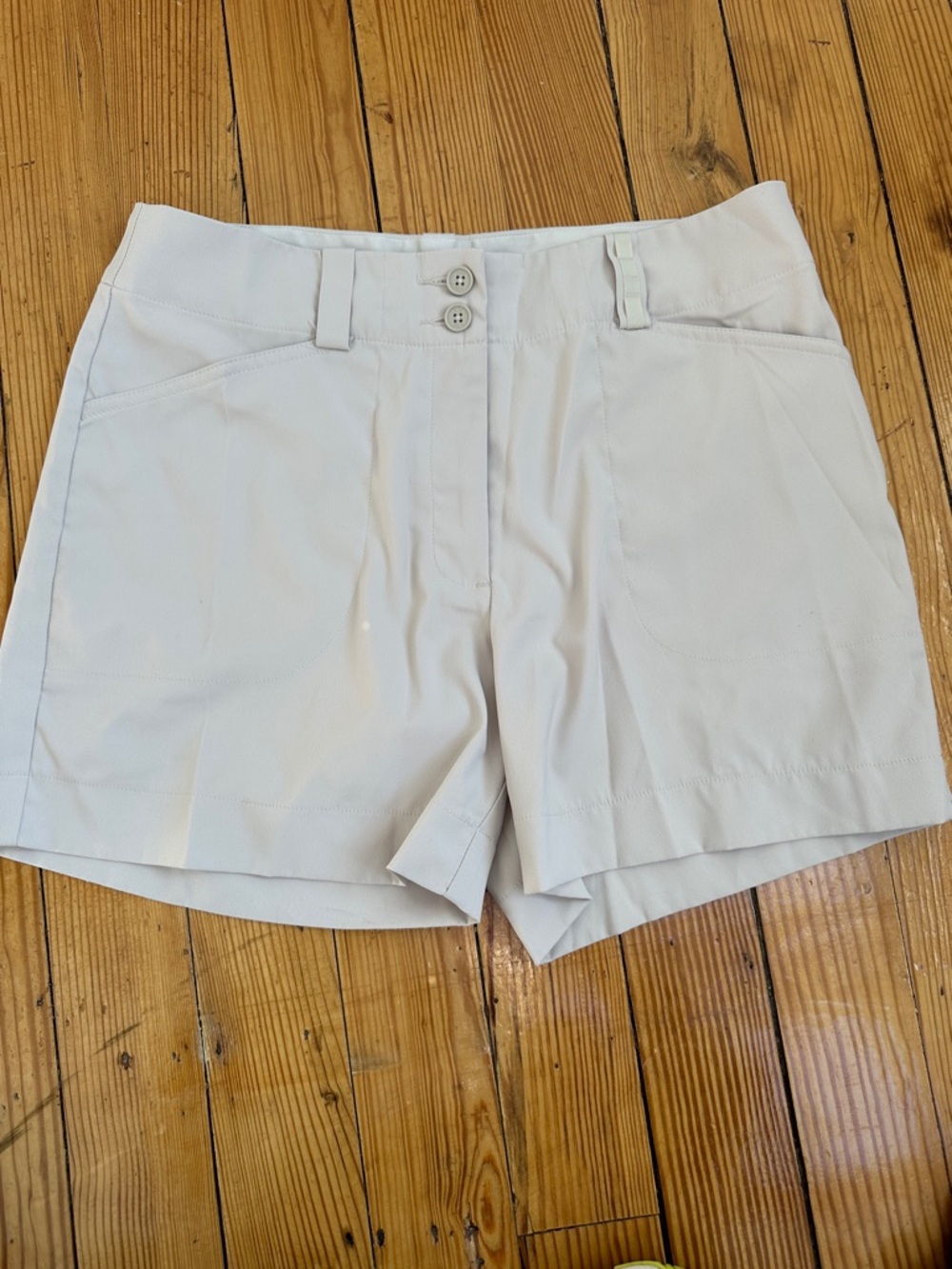 Nike Women’s Light Khaki Gray Golf Skort